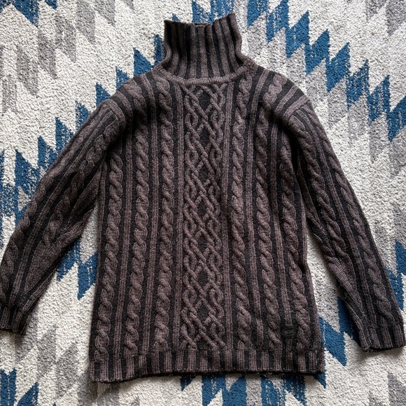 One O One Other - Elegant Turtleneck Sweater 100% wool - Charcoal/Brown/Black Cable Knit